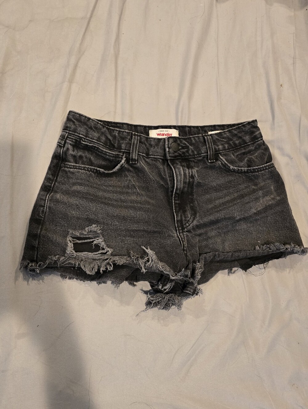 Wrangler Womens High Rise Vintage 3" Short Black Distressed Denim Size 4